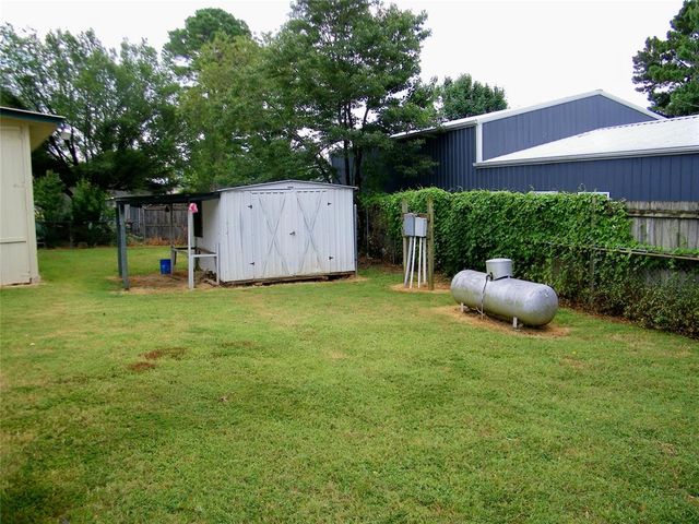 417614 E 1123 Road, Checotah, OK 74426