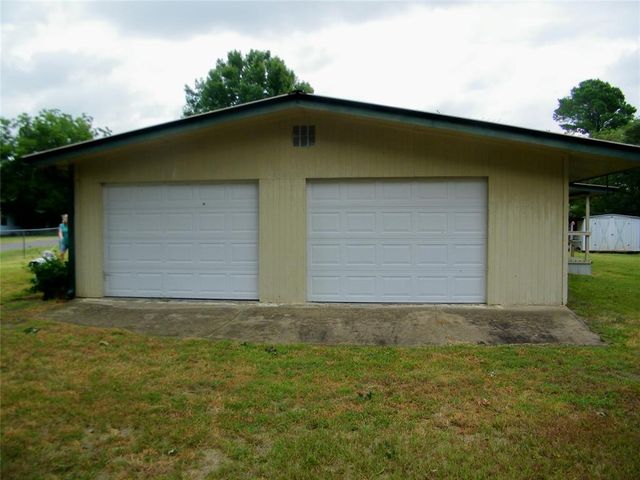 417614 E 1123 Road, Checotah, OK 74426