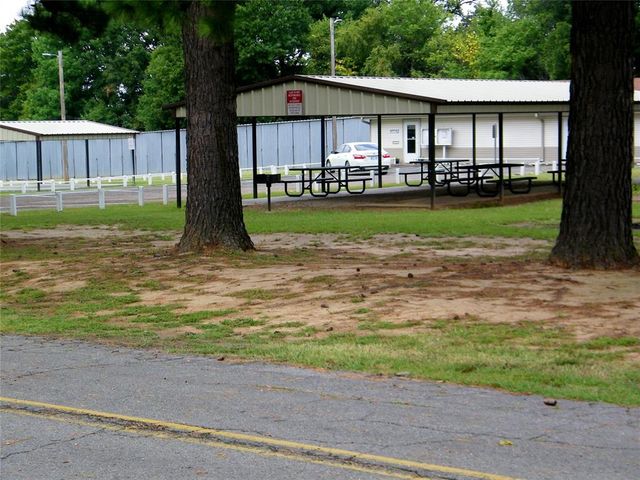 417614 E 1123 Road, Checotah, OK 74426