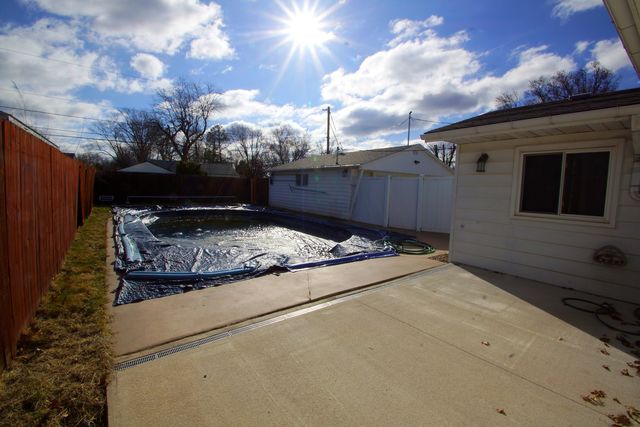 6711 Ridge Drive, Davenport, IA 52806