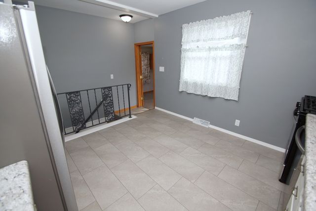 6711 Ridge Drive, Davenport, IA 52806