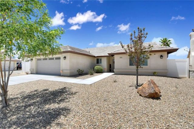 13722 Greenwood, Victorville, CA 92395