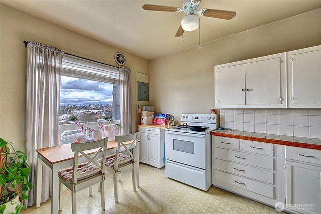 1018 Wall Street SE, Everett, WA 98201