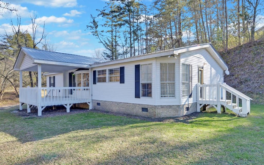 49 Golden Pond, Marble, NC 28905