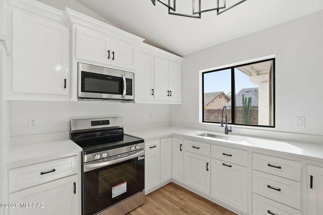 2821 W Darley Woods Drive, Tucson, AZ 85742