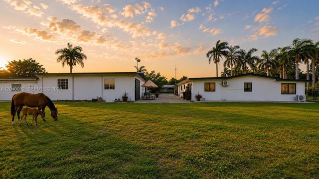 19790 SW 136th St, Miami, FL 33196