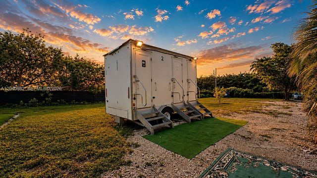 19790 SW 136th St, Miami, FL 33196