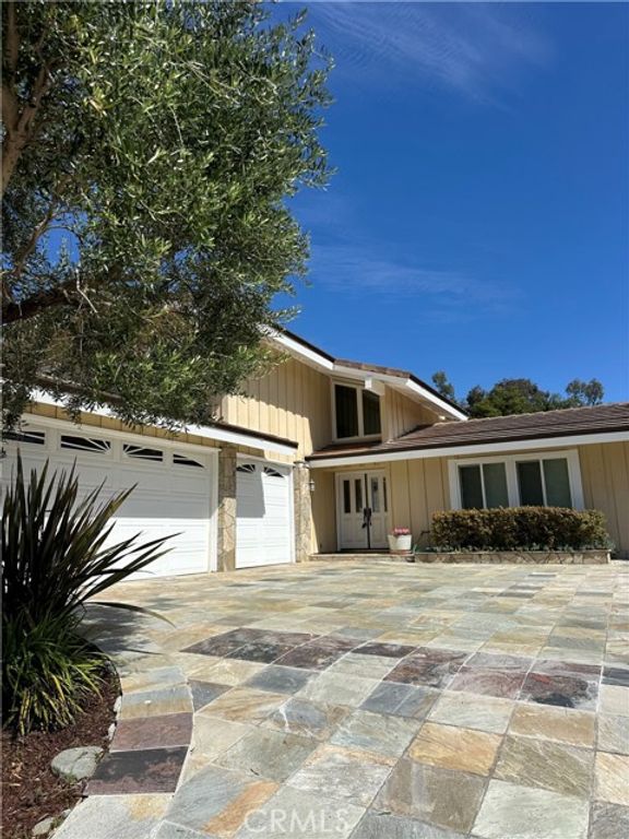 25952 Serenata, Mission Viejo, CA 92691