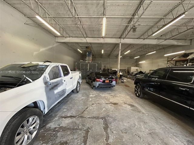 8xxx NW 117th St, Hialeah Gardens, FL 33018