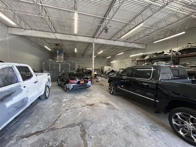 8xxx NW 117th St, Hialeah Gardens, FL 33018