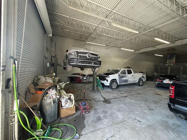 8xxx NW 117th St, Hialeah Gardens, FL 33018