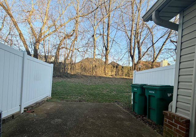 906 Cashmere Dr, Thompsons Station, TN 37179