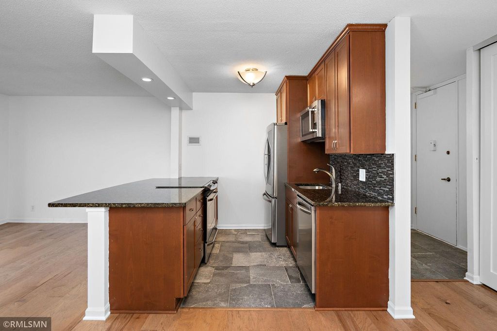 410 Groveland Avenue 1906, Minneapolis, MN 55403 — photo 5