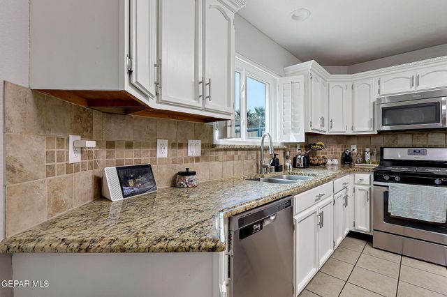 541 Kearney Way, El Paso, TX 79928