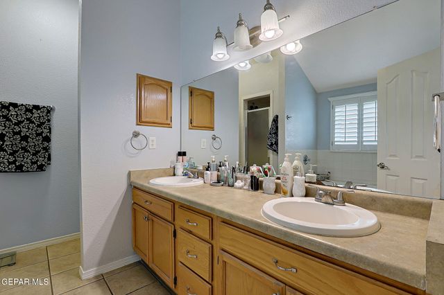 541 Kearney Way, El Paso, TX 79928