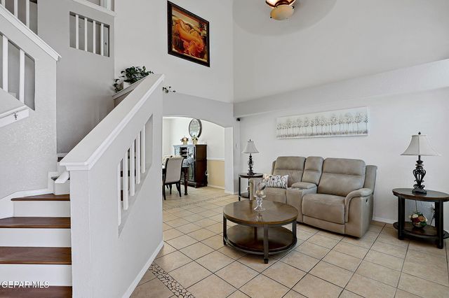 541 Kearney Way, El Paso, TX 79928