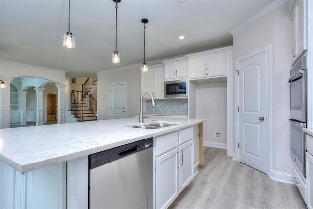 2010 Fontainbleau Drive, Conyers, GA 30094