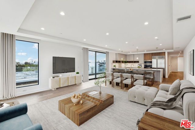 725 N Croft Avenue 103, Los Angeles, CA 90069