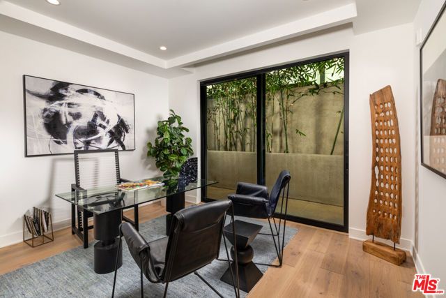 725 N Croft Avenue 103, Los Angeles, CA 90069