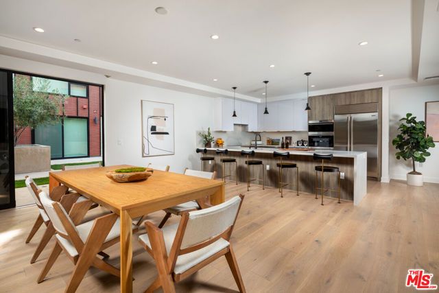 725 N Croft Avenue 103, Los Angeles, CA 90069