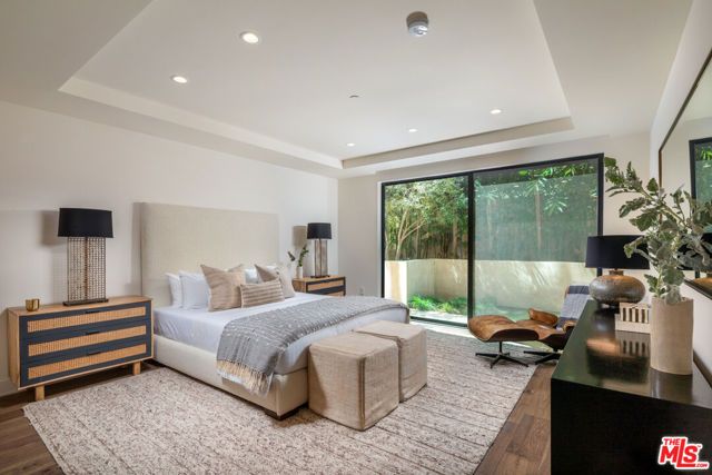725 N Croft Avenue 103, Los Angeles, CA 90069