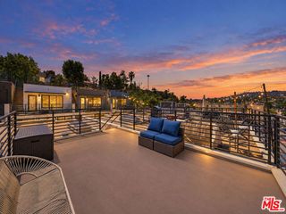 2928 Rowena Avenue 3, Los Angeles, CA 90039