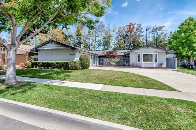3242 Yellowtail Drive, Los Alamitos, CA 90720
