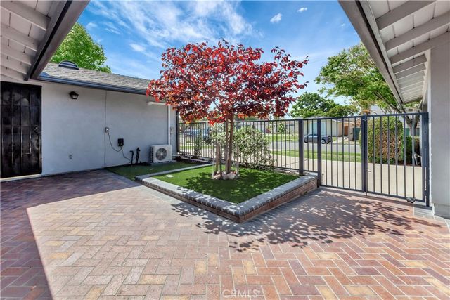 3242 Yellowtail Drive, Los Alamitos, CA 90720