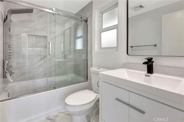 3242 Yellowtail Drive, Los Alamitos, CA 90720