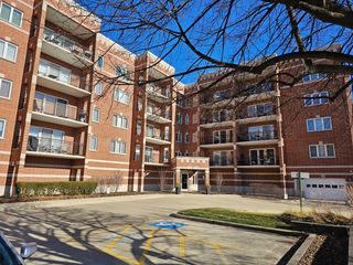 405 W Front Street 3-207, Wheaton, IL 60187