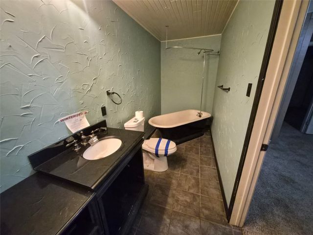 102 Shady Grove Court, Joshua, TX 76058