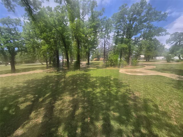 102 Shady Grove Court, Joshua, TX 76058