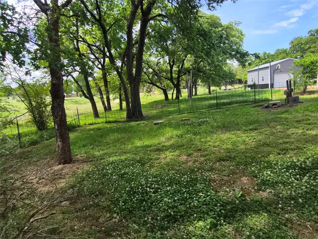 102 Shady Grove Court, Joshua, TX 76058