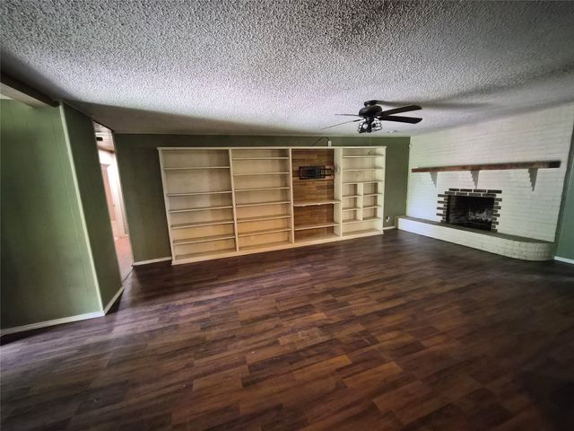 102 Shady Grove Court, Joshua, TX 76058