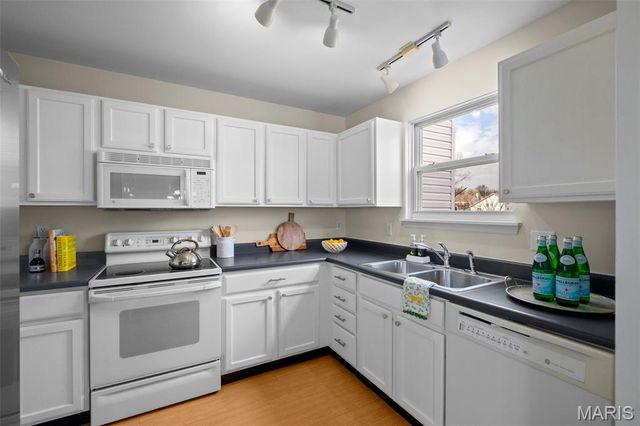 1266 Big Bend Crossing Drive, Manchester, MO 63088