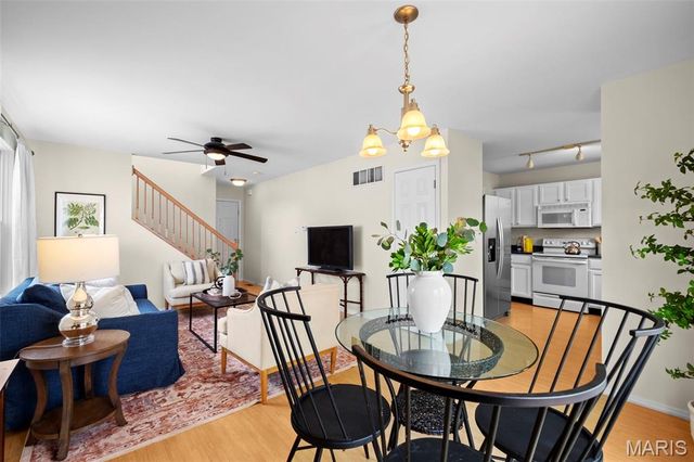 1266 Big Bend Crossing Drive, Manchester, MO 63088