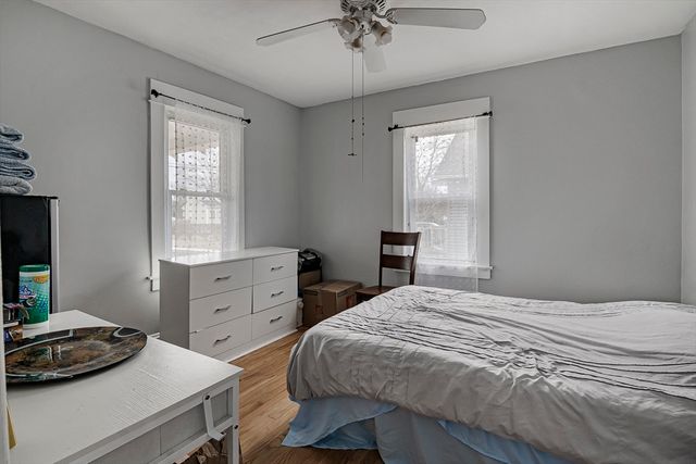 74 Kensington St, Agawam, MA 01030