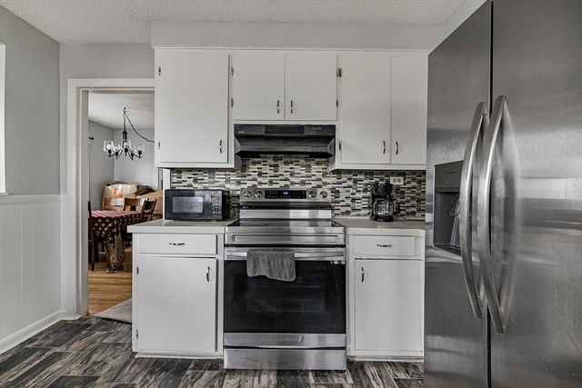 74 Kensington St, Agawam, MA 01030