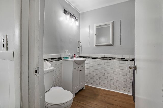 74 Kensington St, Agawam, MA 01030