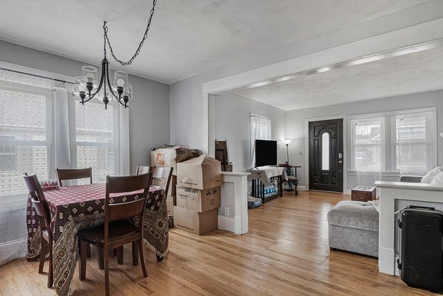 74 Kensington St, Agawam, MA 01030