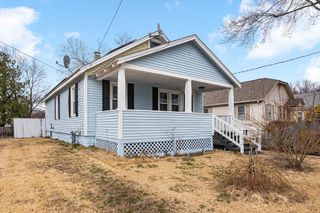74 Kensington St, Agawam, MA 01030