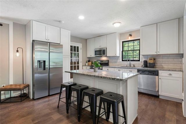 675 Teague Drive NW, Kennesaw, GA 30152
