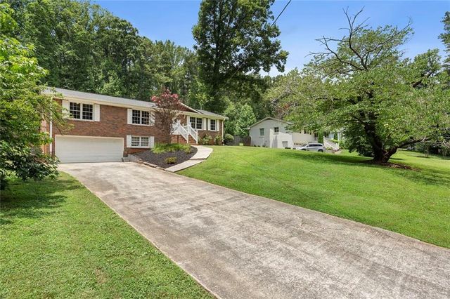 675 Teague Drive NW, Kennesaw, GA 30152