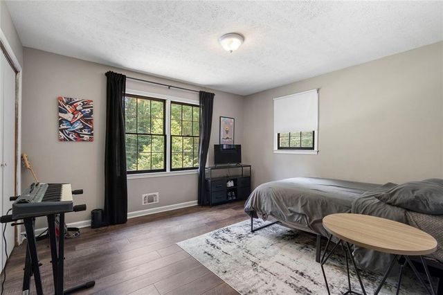 675 Teague Drive NW, Kennesaw, GA 30152