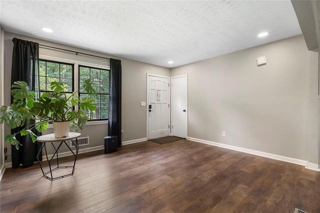 675 Teague Drive NW, Kennesaw, GA 30152