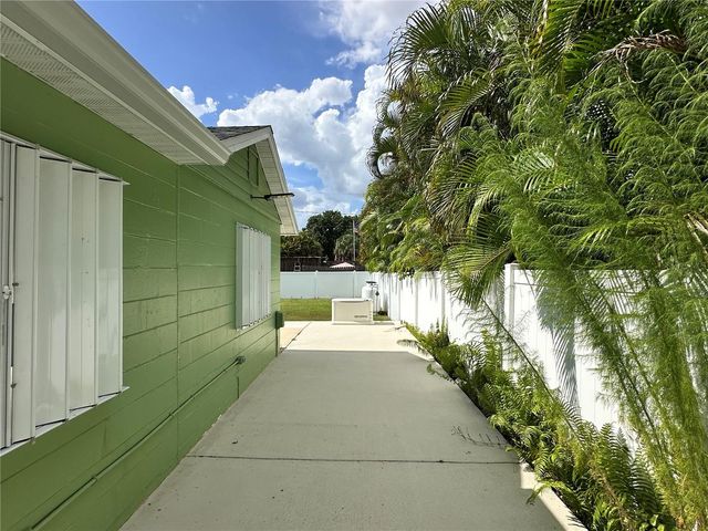 1230 WOODLAWN AVENUE, Punta Gorda, FL 33950