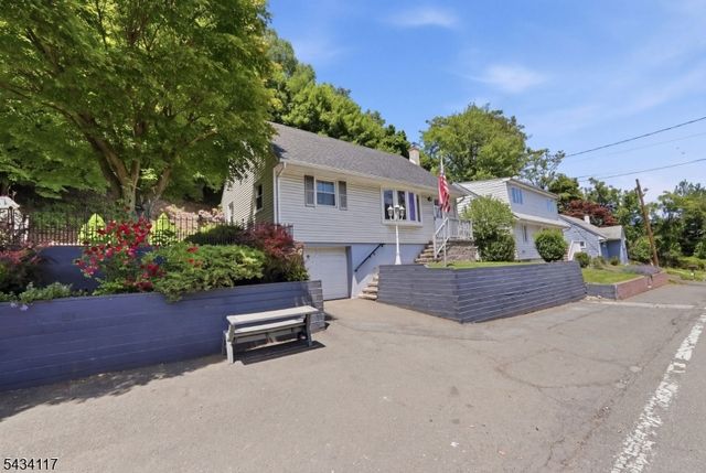 468 Rifle Camp Rd, Woodland Park, NJ 07424