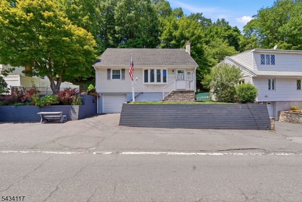 468 Rifle Camp Rd, Woodland Park, NJ 07424