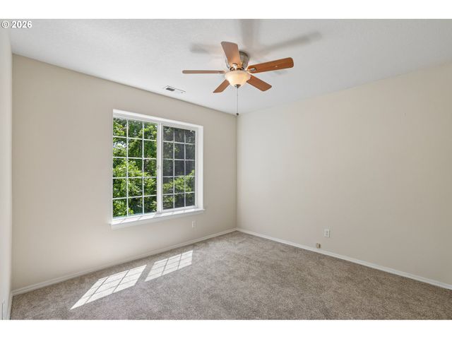 1381 Ne KINNEY St, Hillsboro, OR 97124