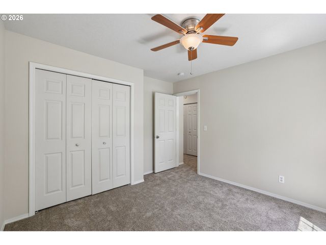 1381 Ne KINNEY St, Hillsboro, OR 97124